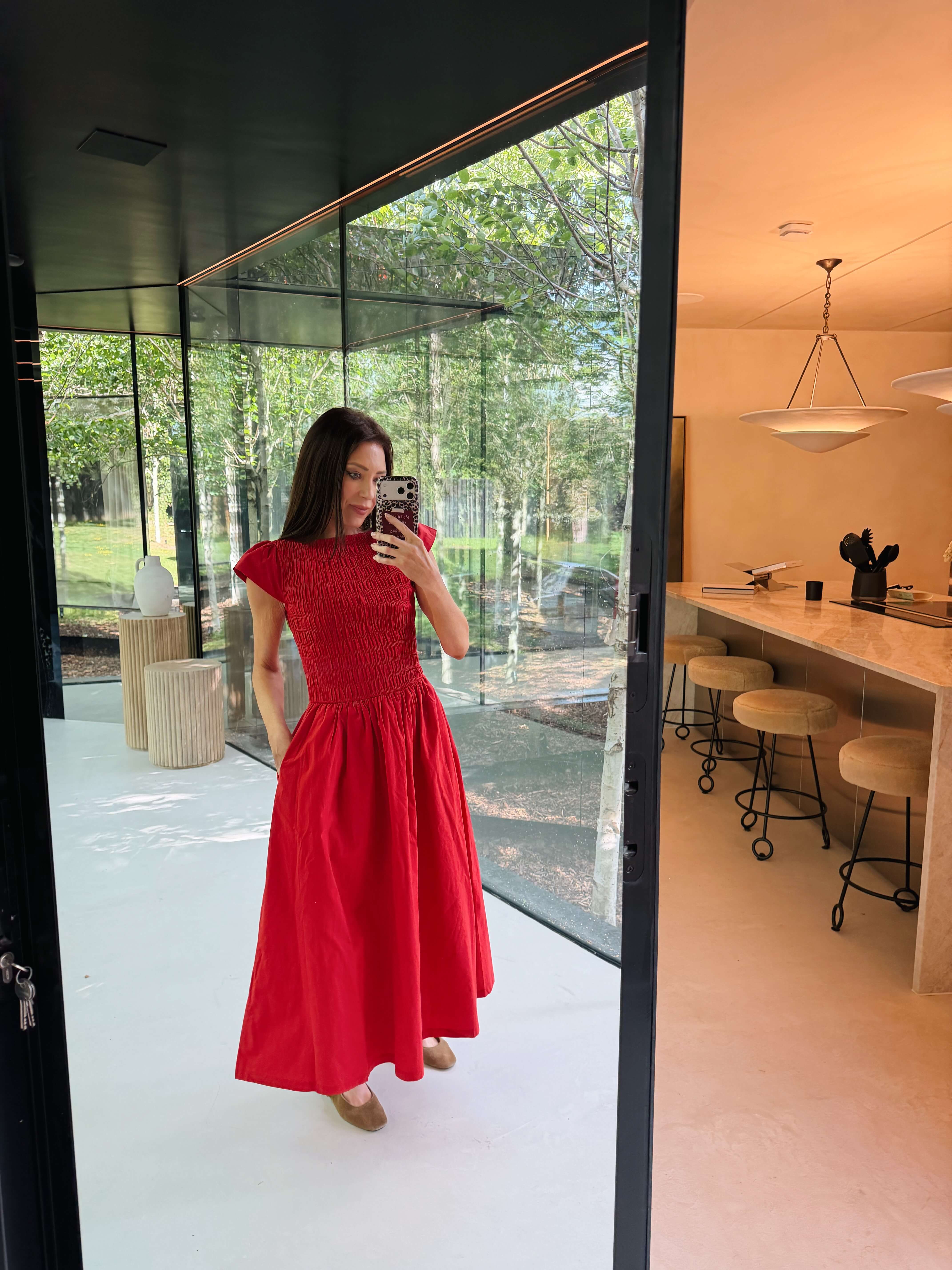 'ELIZABETH' SHIRRED BODICE SHORT SLEEVE MIDAXI DRESS RED - Image 3