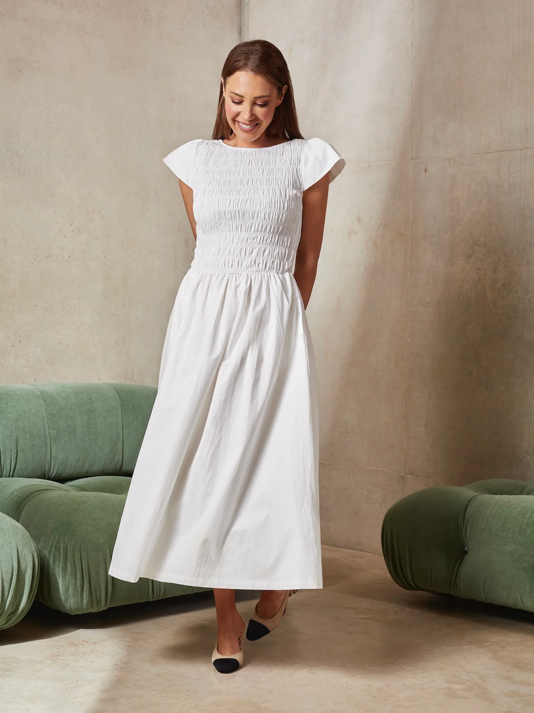 'ELIZABETH' SHIRRED BODICE SHORT SLEEVE MIDAXI DRESS WHITE - Image 3